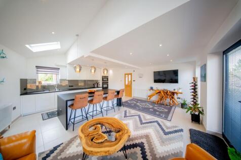 Open Plan Kitchen/Lounge