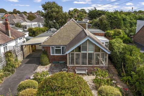 15 Foamcourt Waye_001.JPG