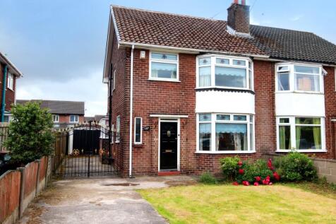 Situated in a highly sought-after residential area of Lydiate, this spacious three-bedroom semi-detached family home offers generous living accommodation throughout and presents an excellent opportuni