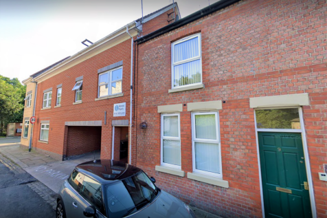 Available start of September. Located right in the heart of Didsbury Village. A UK-based homeowner guarantor is required!