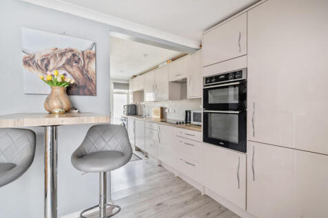 1346389-7-68b1b3a...