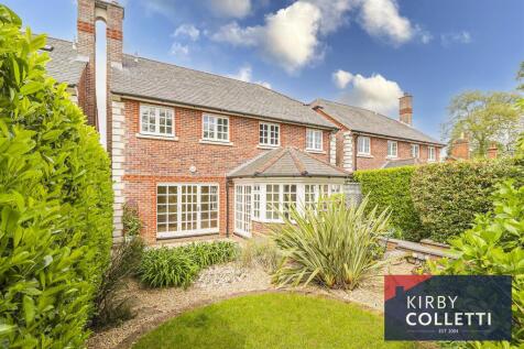 SOUTH FACING REAR GARDEN