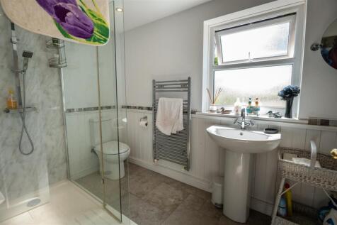 Shower Room/Cloak Room off