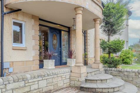 7 bed, 6 bath Detached Villa in Glasgow - Photo 73