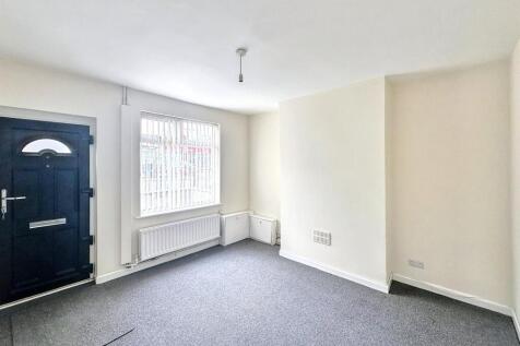 002 Front room.jpg