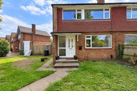 3 bed semi-detached house for rent in Hithercroft Road, High Wycombe