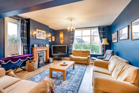 Dining Room: