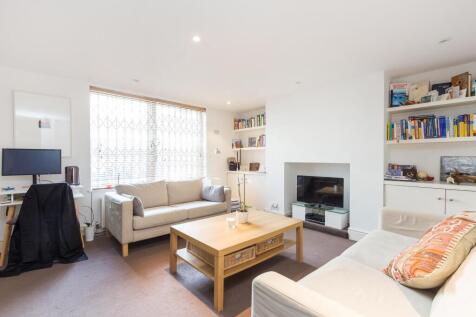 A beautifully presented one double bedroom garden flat, located on one of Camden's premier roads. **SOLE USE OF PATIO GARDEN**
