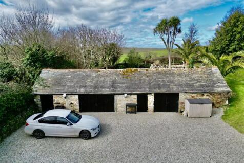 STONE OUTBUILDING.JPG