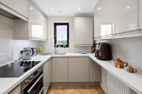flat4-25euclidcourt-2.jpg