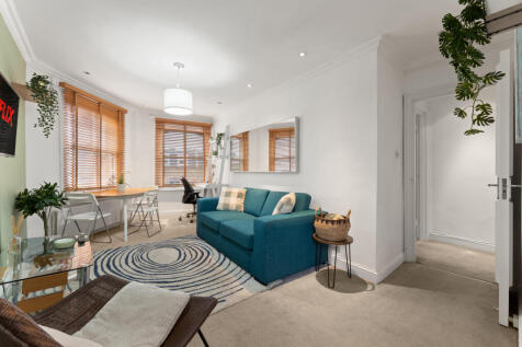 PLEASE QUOTE MC16 FOR ALL ENQUIRIES
A beautifully presented and recently refurbished two-bedroom apartment situated on the ever-popular Hornsey Road, offering bright, spacious accommodation finished t