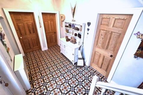 Vine Farm - Entrance Hall.jpg