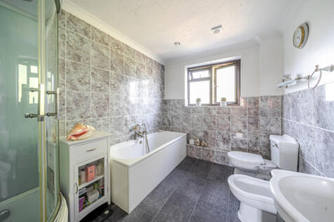 1346886-4-68b01c5...