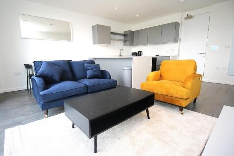 This one-bedroom apartment is located in the vibrant Uptown development in Riverside, Salford. Situated just moments from the River Irwell and within easy reach of Manchester city centre, the apartmen