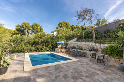 Pool area