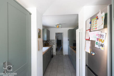 Photo 28-10-2025,...