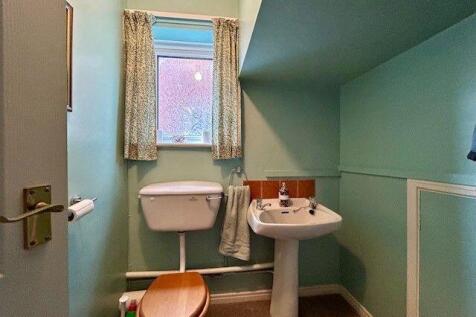 Ground Floor Cloakroom/Wc