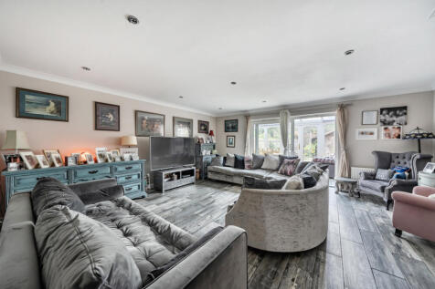 1373867-5-6903a66...