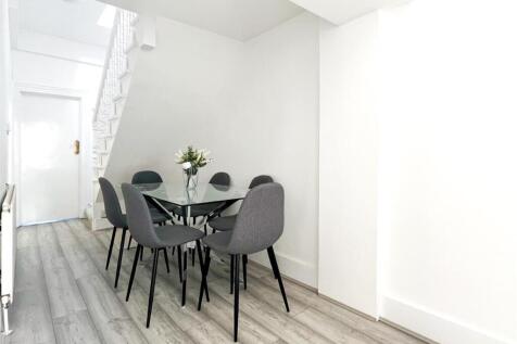 dining area (1 of 1).jpg