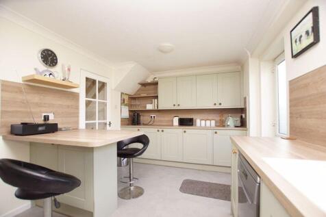 Kitchen/ Breakfast Room
