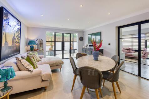 34 Post Office Road-kitchen4.jpg