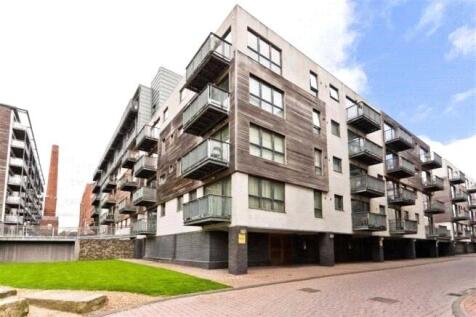 AVAILABLE SEPTEMBER. Introducing a stunning modern upper floor apartment boasting 2 bedrooms and a contemporary furnished interior. This property offers a comfortable living space with a touch of eleg