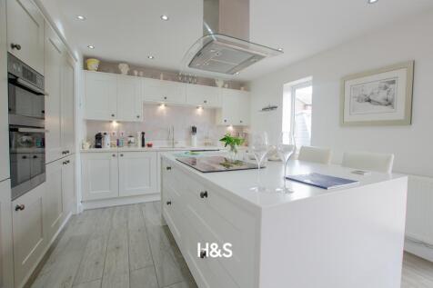 111 Dewberry - Kitchen.jpg