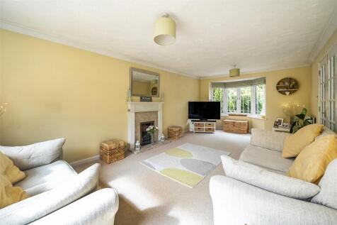 4 Acorn Way, Silverstone