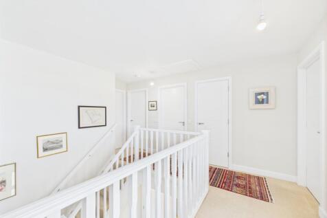 CAM03185G0-PR0104-STILL023