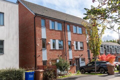 4 Bedroom House in M7 3DR