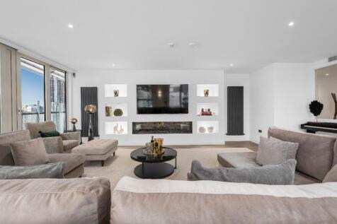 4 bed, 4 bath Apartment in Manchester - Photo 8