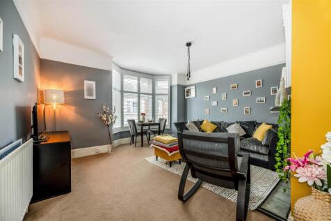 Living Room Reverse.jpg