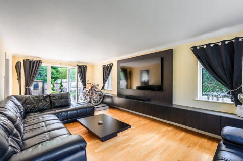 Lounge 1