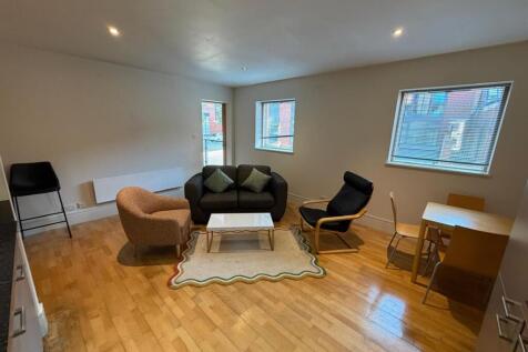 ** DEPOSIT FREE OPTION AVAILABLE ** Available 24th July. A superb one bedroom apartment situated in a central location within easy reach of Oxford Road Train Station, Manchester University buildings a