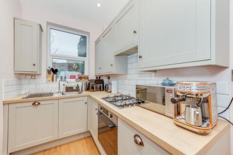 KITCHEN, DINER AND LIVING ROOM