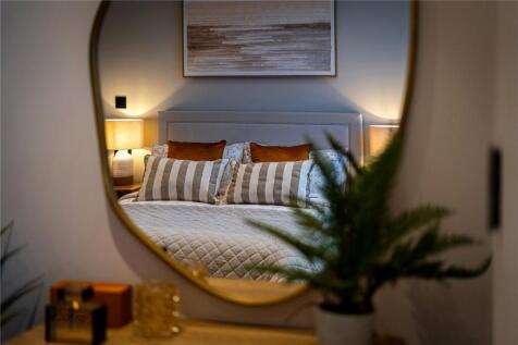 2 bed, 3 bath Penthouse in Manchester - Photo 21