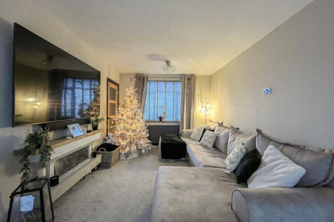 LIVING ROOM/DINER