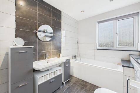 Wold Road - Family Bathroom