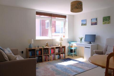 Lounge 2.JPG