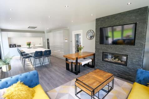 kitchen/Sitting Room