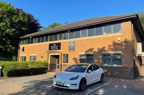 Office to rent in wortley