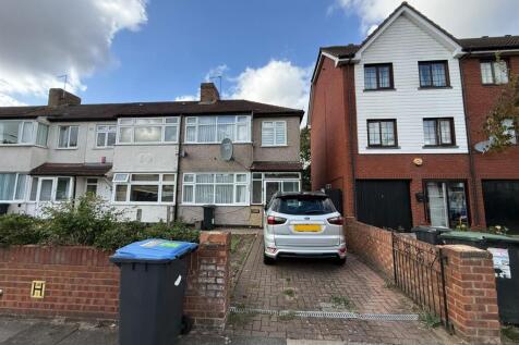 3 Bedroom House in EN3 6HT
