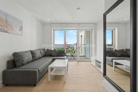 AVAILABLE AUGUST | Queen Mary students welcome - Elegant and stylish suite apartment located in the highly sought-after Bow View Apartments, Bow Green, E3