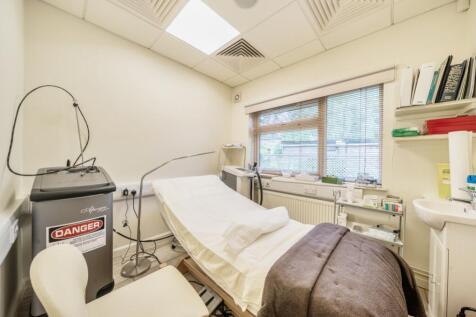 1347880-4-68b8541bd2755