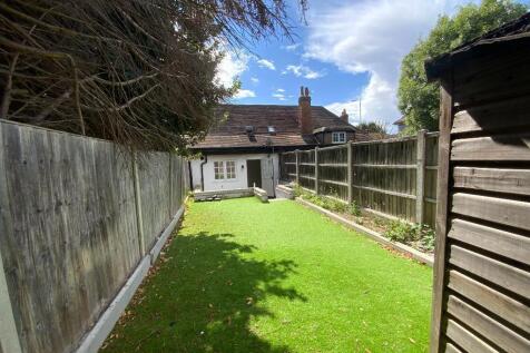 REAR GARDEN approx 40ft