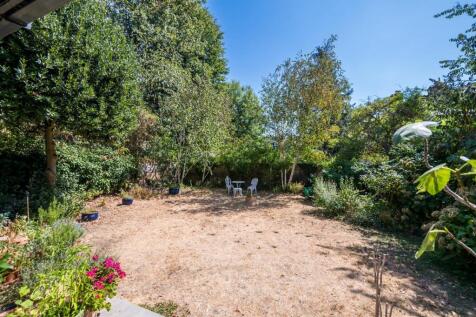 93 Knatchbull Road-25.jpg
