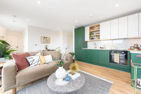 LONG LET. A fabulous 1 bedroom flat to rent in The Watermint, NW9, a brand new development with a concierge, state-of-the-art gym, elevated landscaped gardens and even a cinema room.