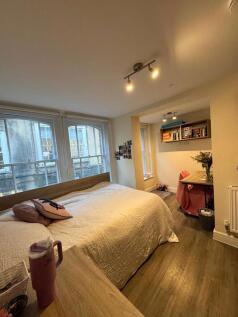 4 Bedroom Flat in BS1 1DE