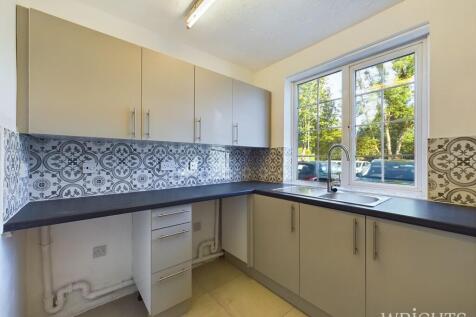 CAM02796G0-PR0228...