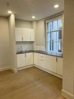 16 Hanover Square 5th kitchen 2.jpeg